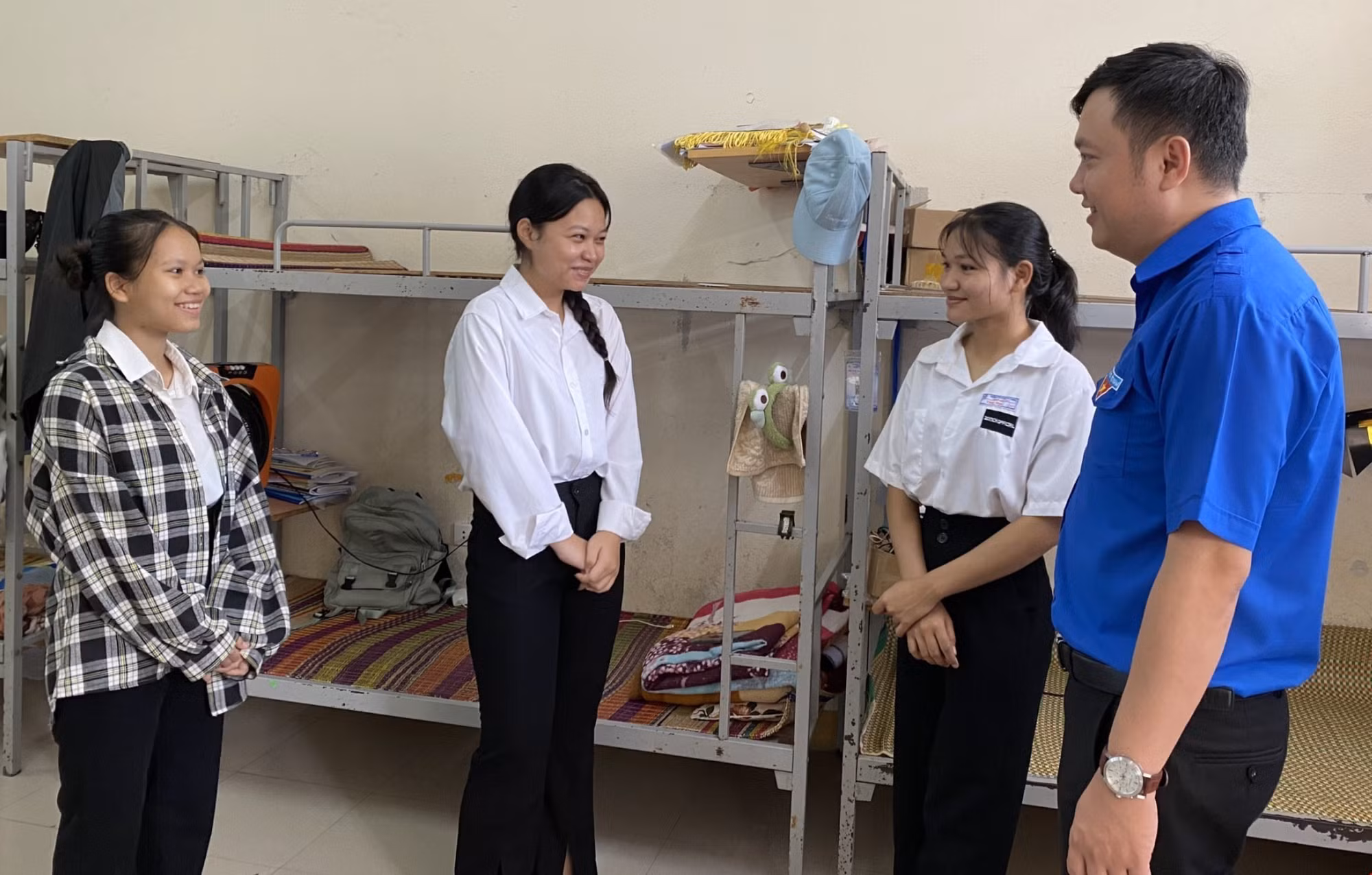 Kỳ thi Tốt nghiệp THPT 2023: Đà Nẵng thu xếp cho 8 thí sinh người Cơ-Tu được ở ký túc xá ảnh 2