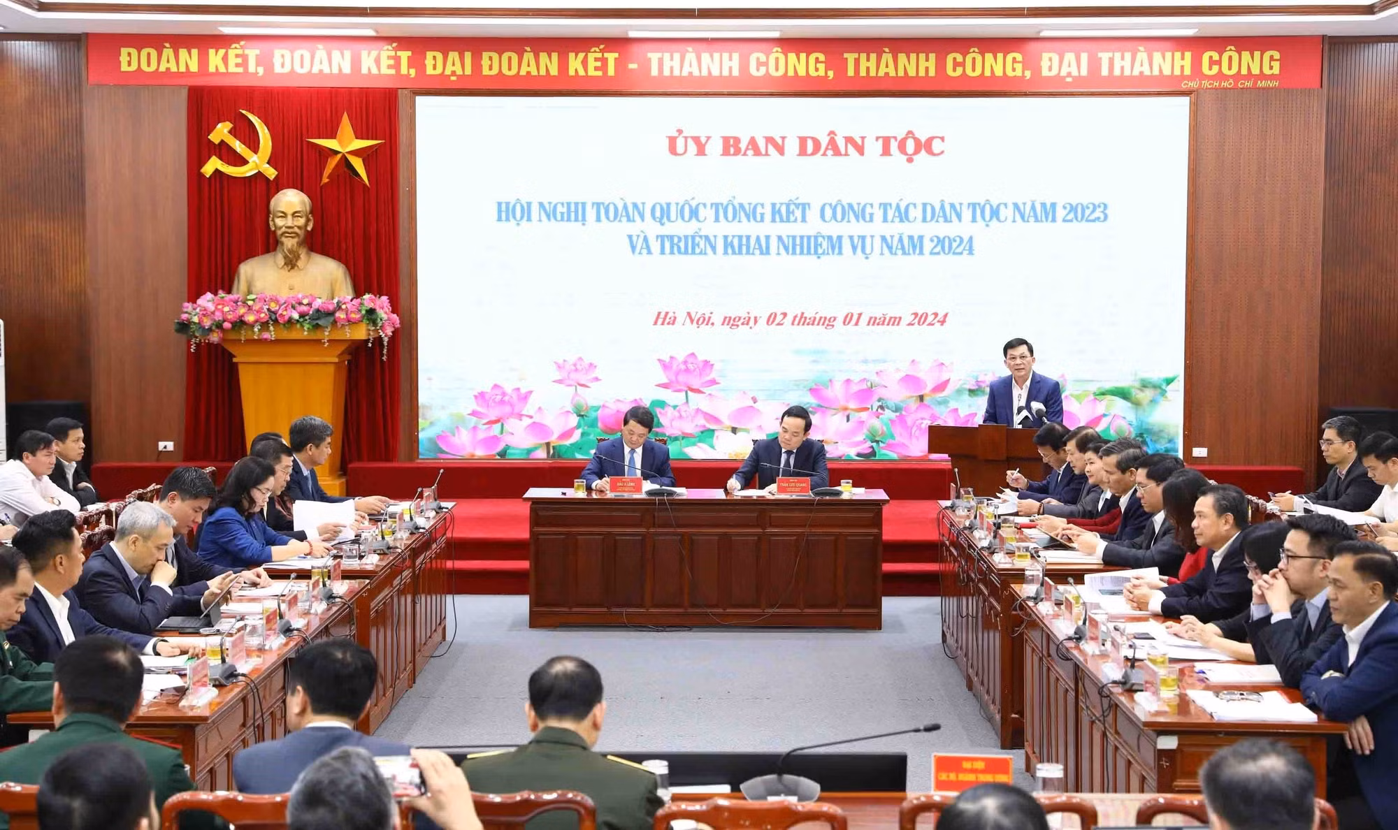 Thực hiện đồng bộ các chính sách dân tộc ảnh 1