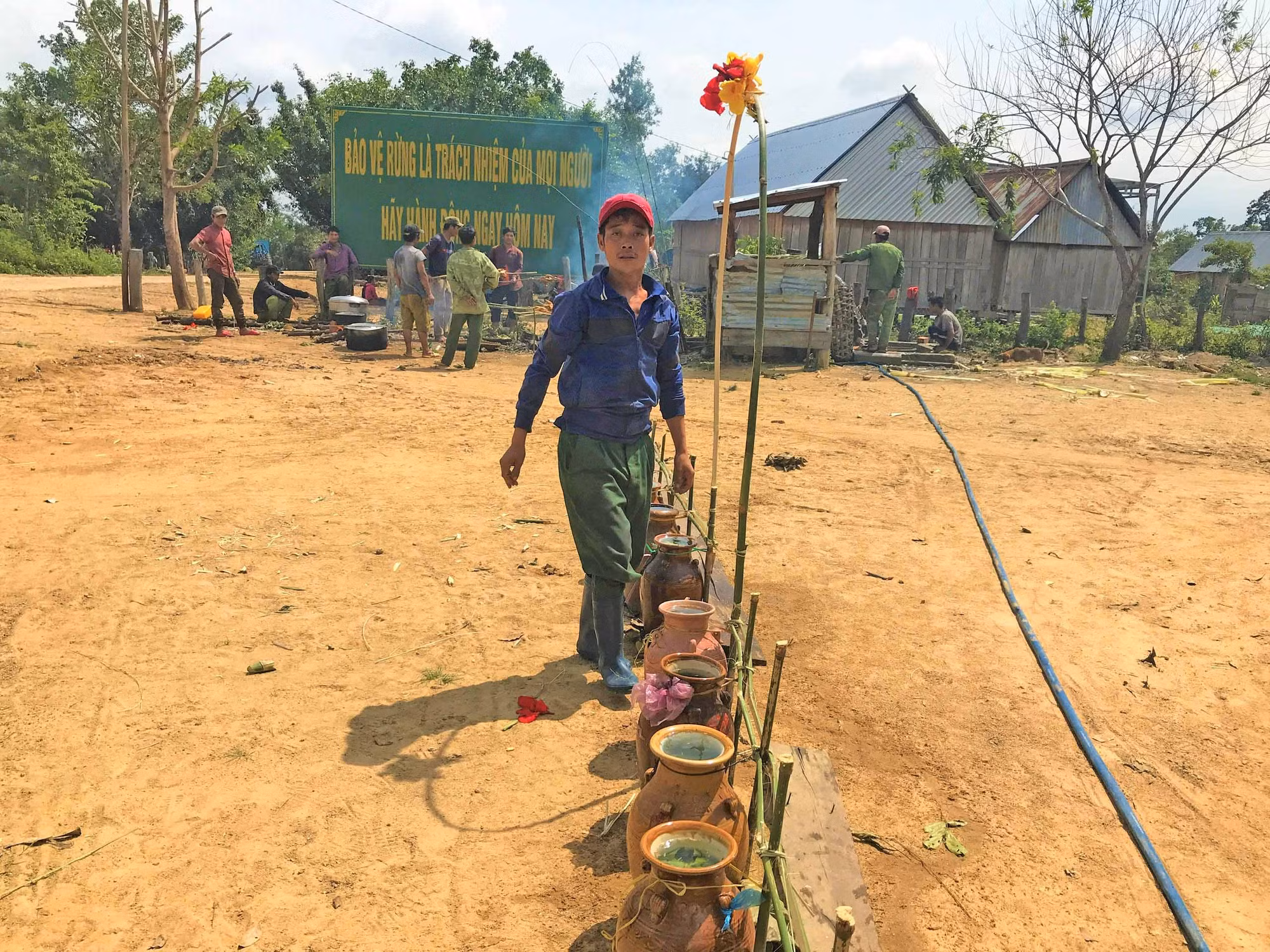 Lễ đạp tro của người Jrai ảnh 1