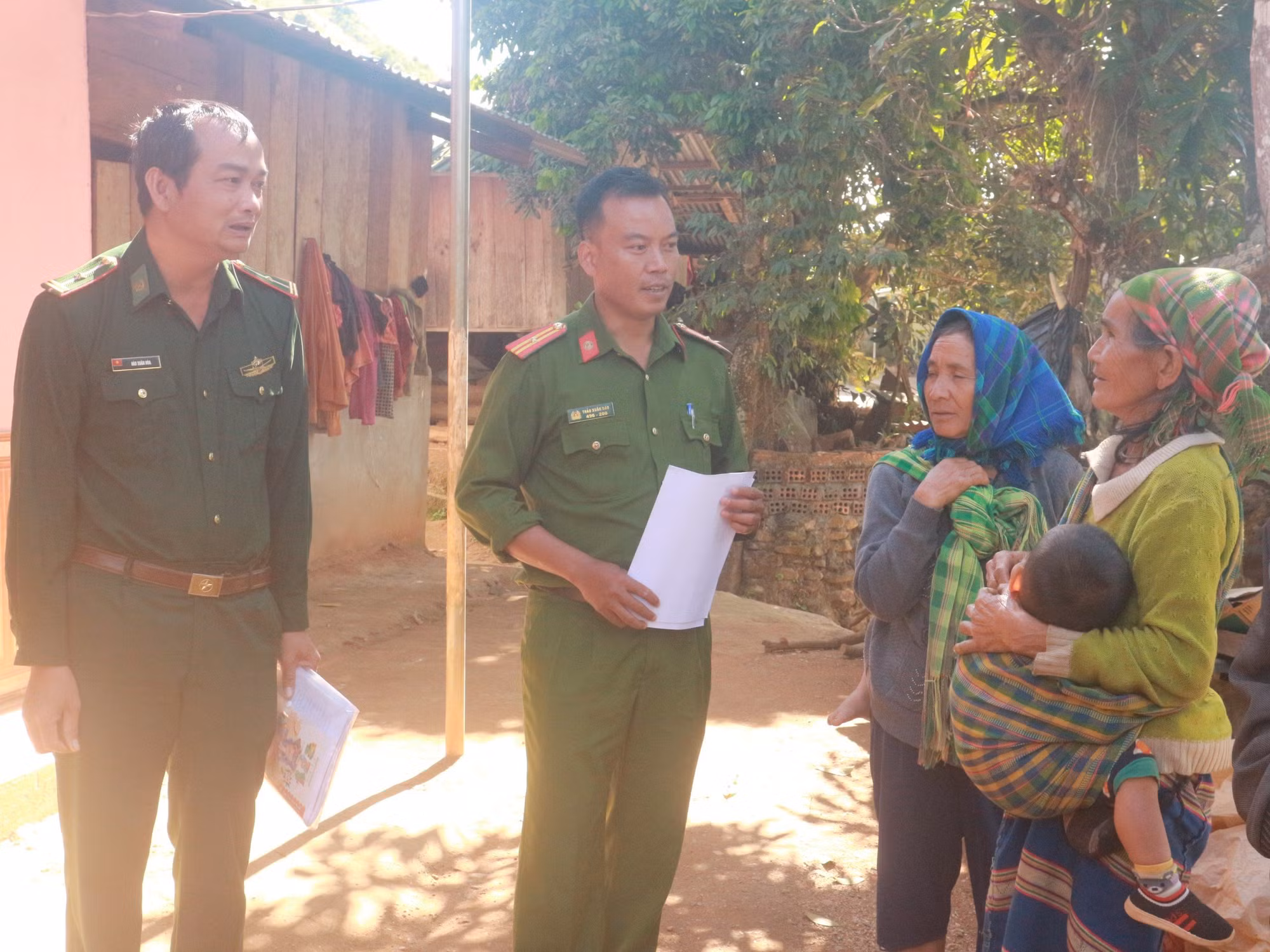 Phát huy vai trò của Công an nhân dân trong giữ vững an ninh trật tự tại Kon Tum ảnh 2