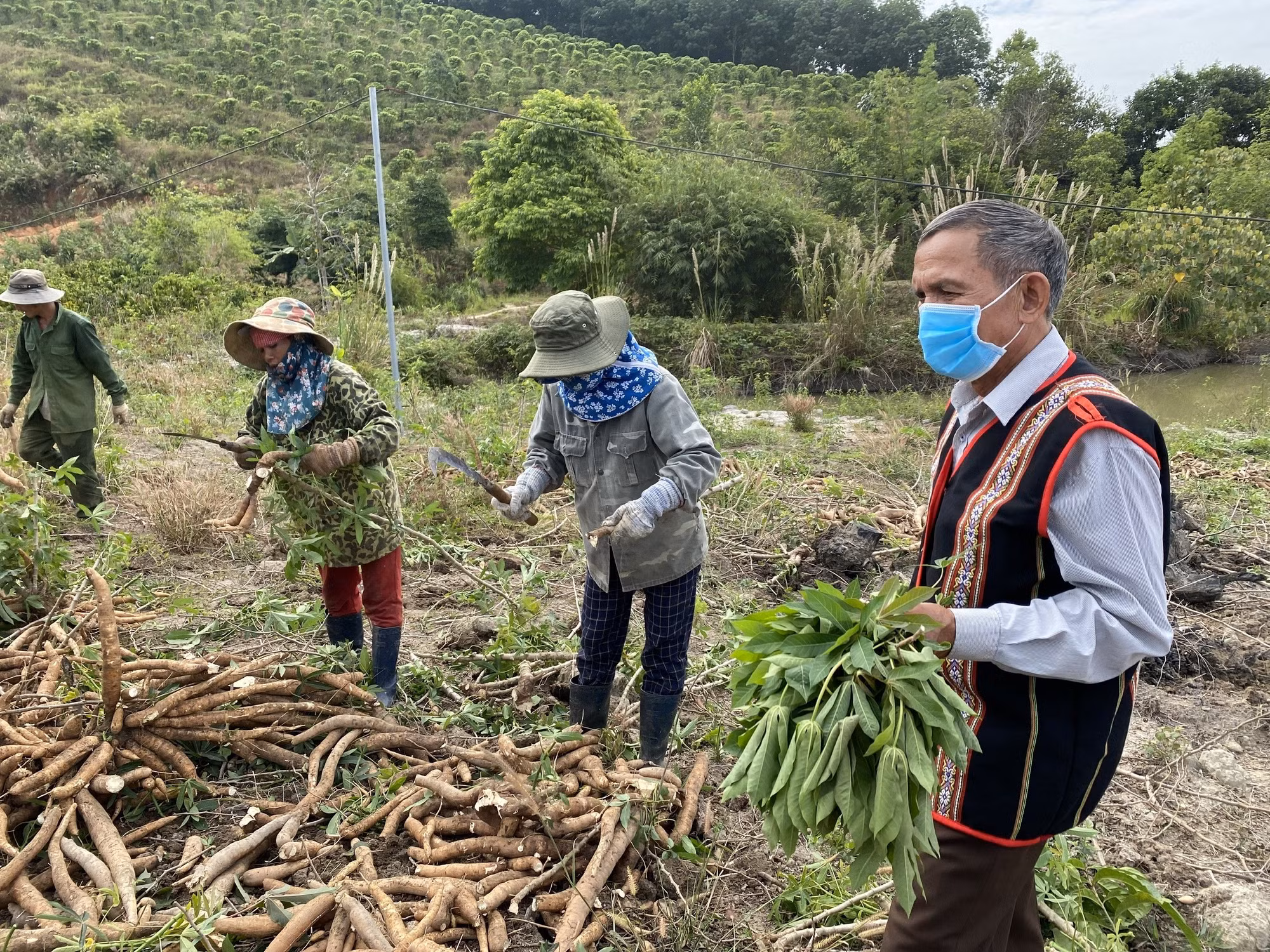 Phát huy vai trò người có uy tín trong vùng dân tộc thiểu số ở biên giới ảnh 3