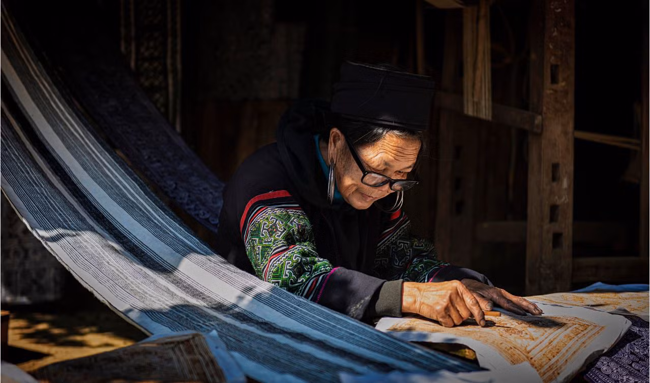 Sắc chàm của người Mông ở Sa Pa ảnh 4