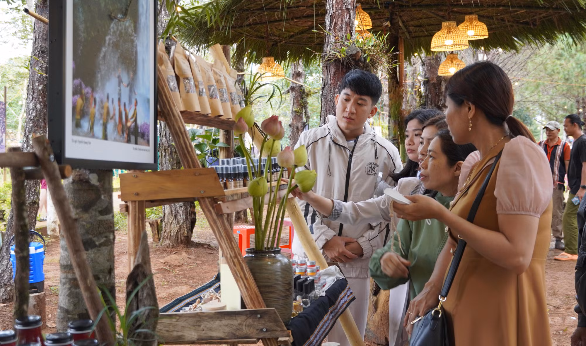Kon Tum đảm bảo an toàn cho an toàn cho người dân trong và ngoài nước sinh sống ảnh 2