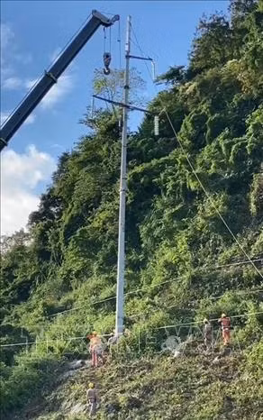Điện lực Sơn La khắc phục xong sự cố gãy cột đường dây 110kV ảnh 1