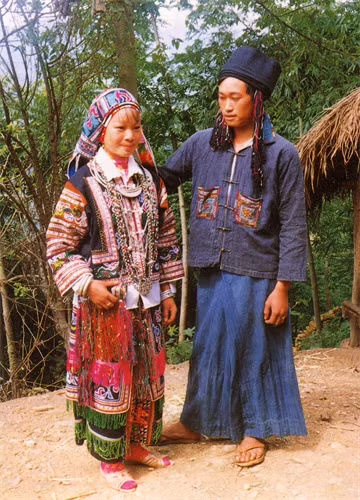 Trang phục của người Lô Lô đen