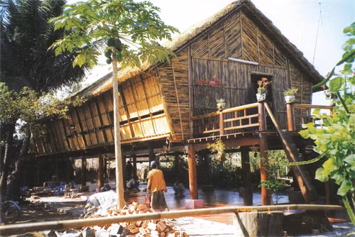 Nhà ở của người Chơ ro