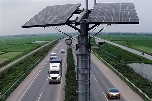 Mô hình camera giám sát, xử phạt vi phạm lắp đặt trên cao tốc Nội Bài - Lào Cai. Ảnh: Bộ GTVT