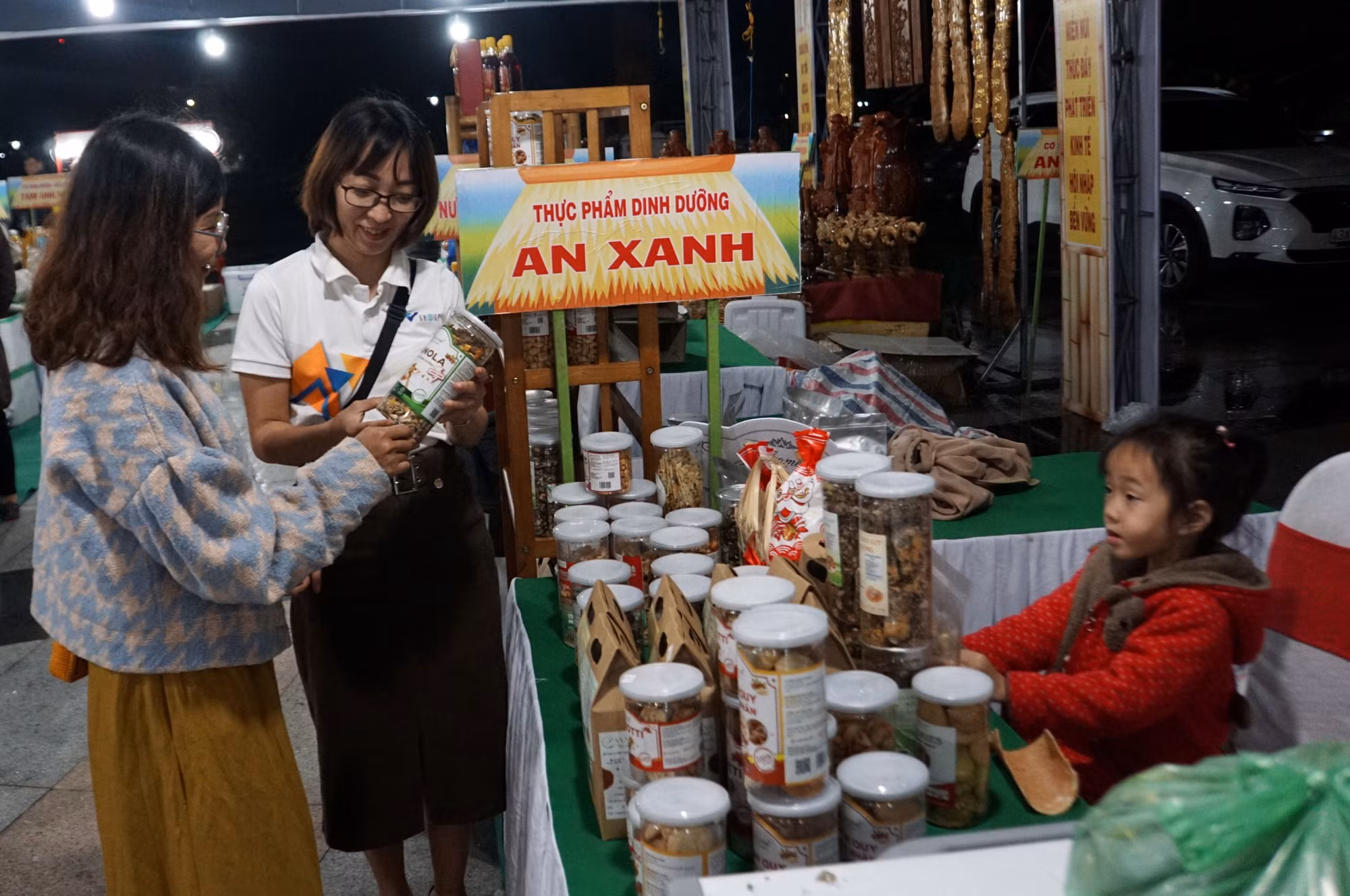 Trưng bày, quảng bá sản phẩm tiêu biểu miền núi Quảng Nam ảnh 3