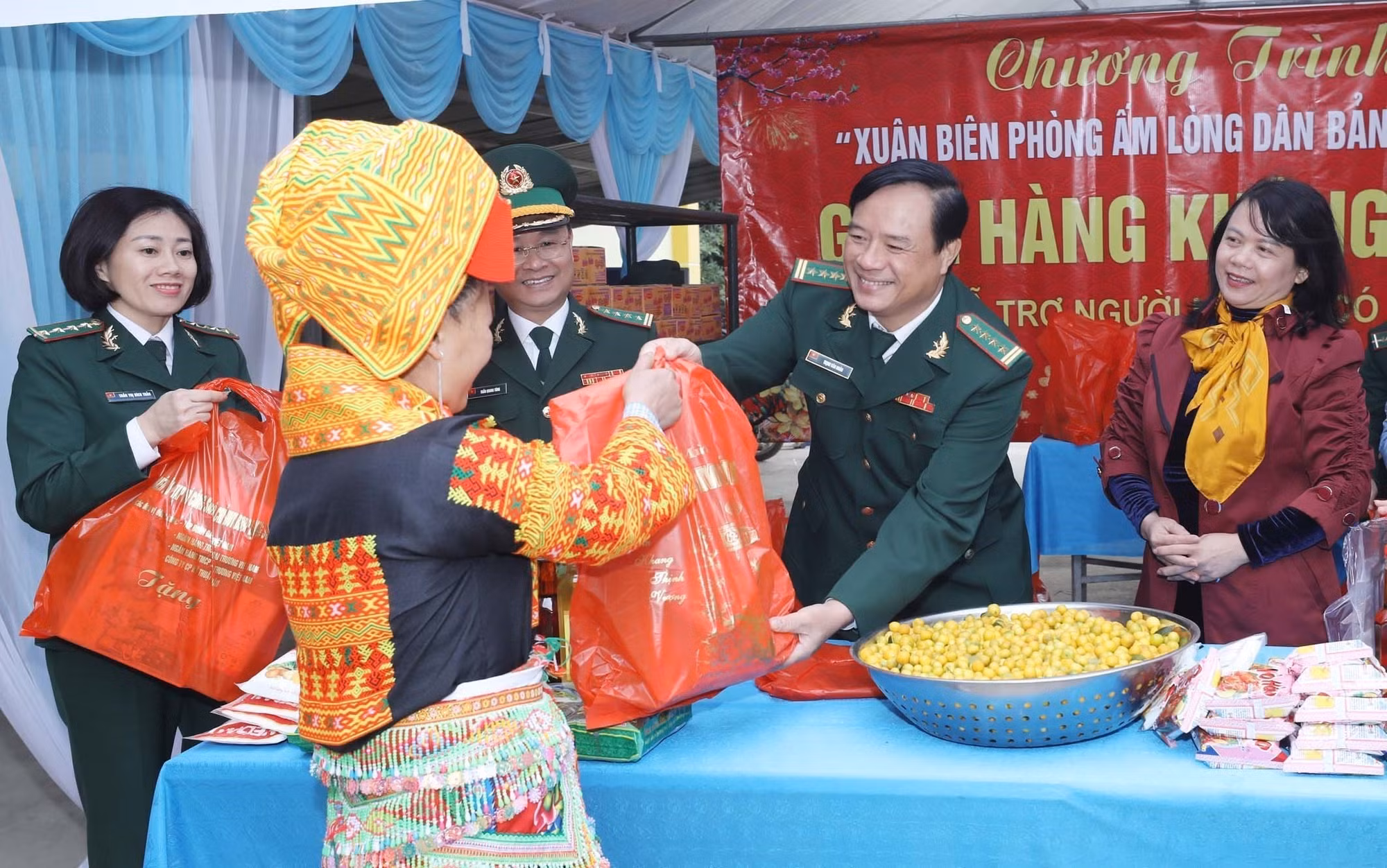 Chương trình “Xuân Biên phòng ấm lòng dân bản” tại 3 xã biên giới tỉnh Lạng Sơn ảnh 4