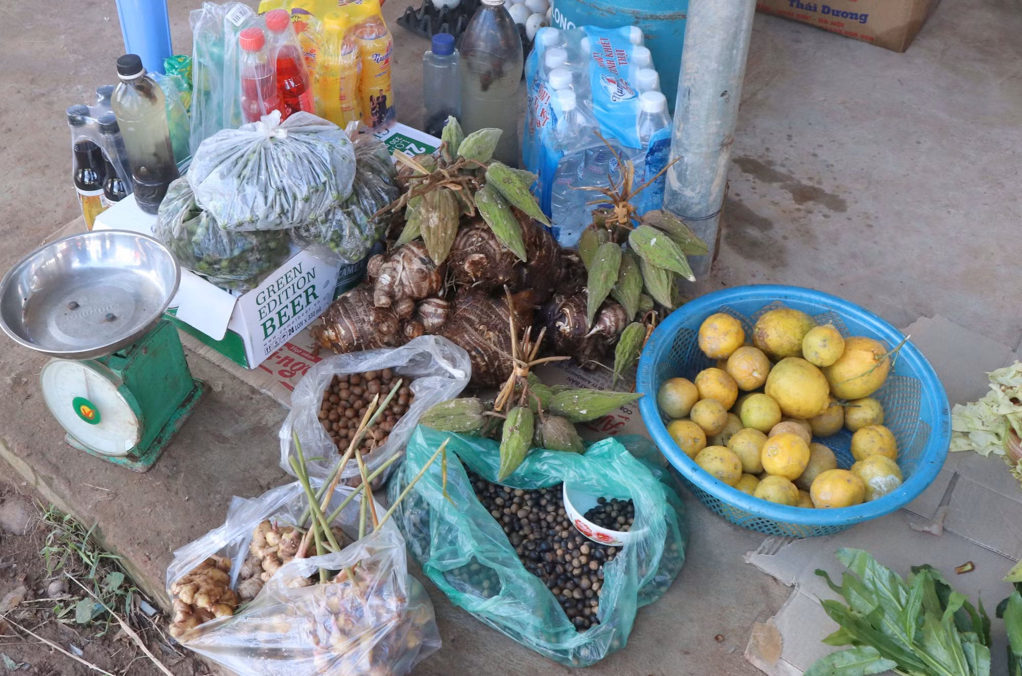 Sắc màu chợ phiên vùng cao Phìn Hồ (Điện Biên) ảnh 1