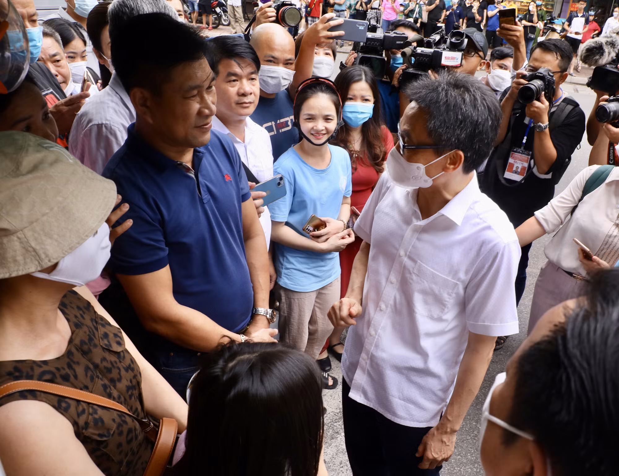 Kỳ thi tốt nghiệp Trung học Phổ thông năm 2022: Phó Thủ tướng Chính phủ Vũ Đức Đam động viên phụ huynh và thí sinh Hà Nội ảnh 2