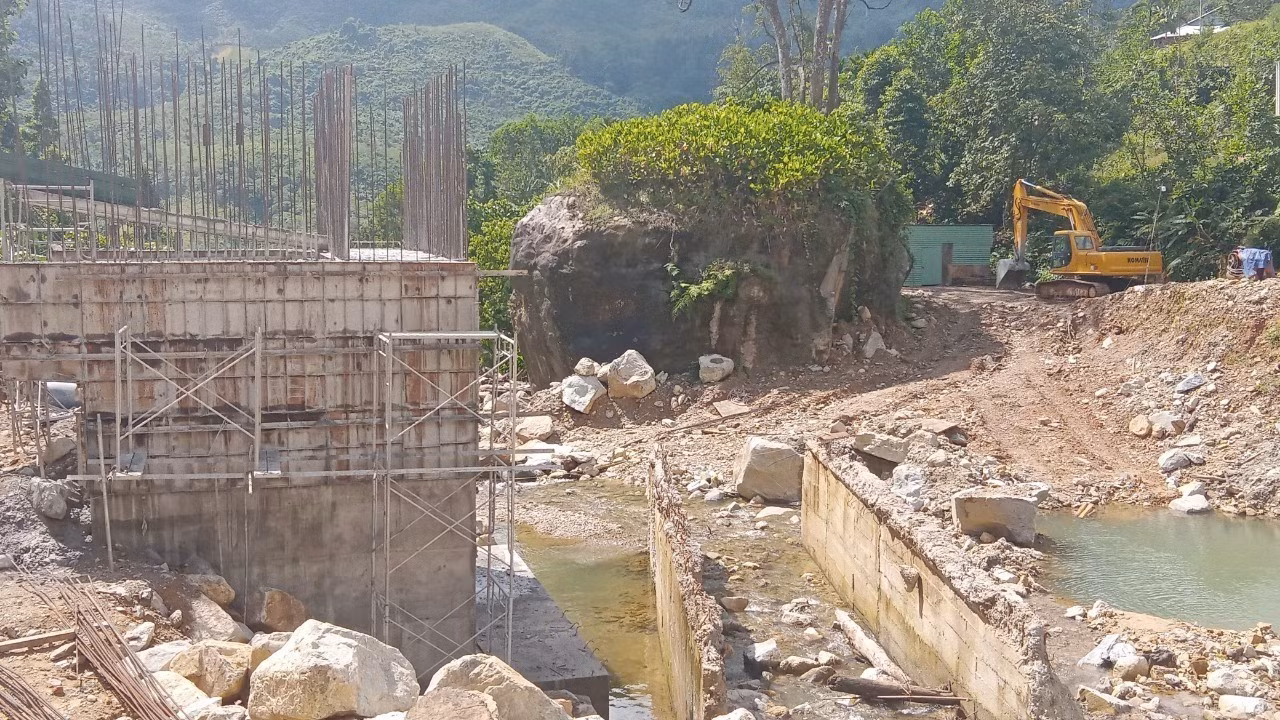 Để Trà Leng không cô lập với bên ngoài trong mùa lũ ảnh 1