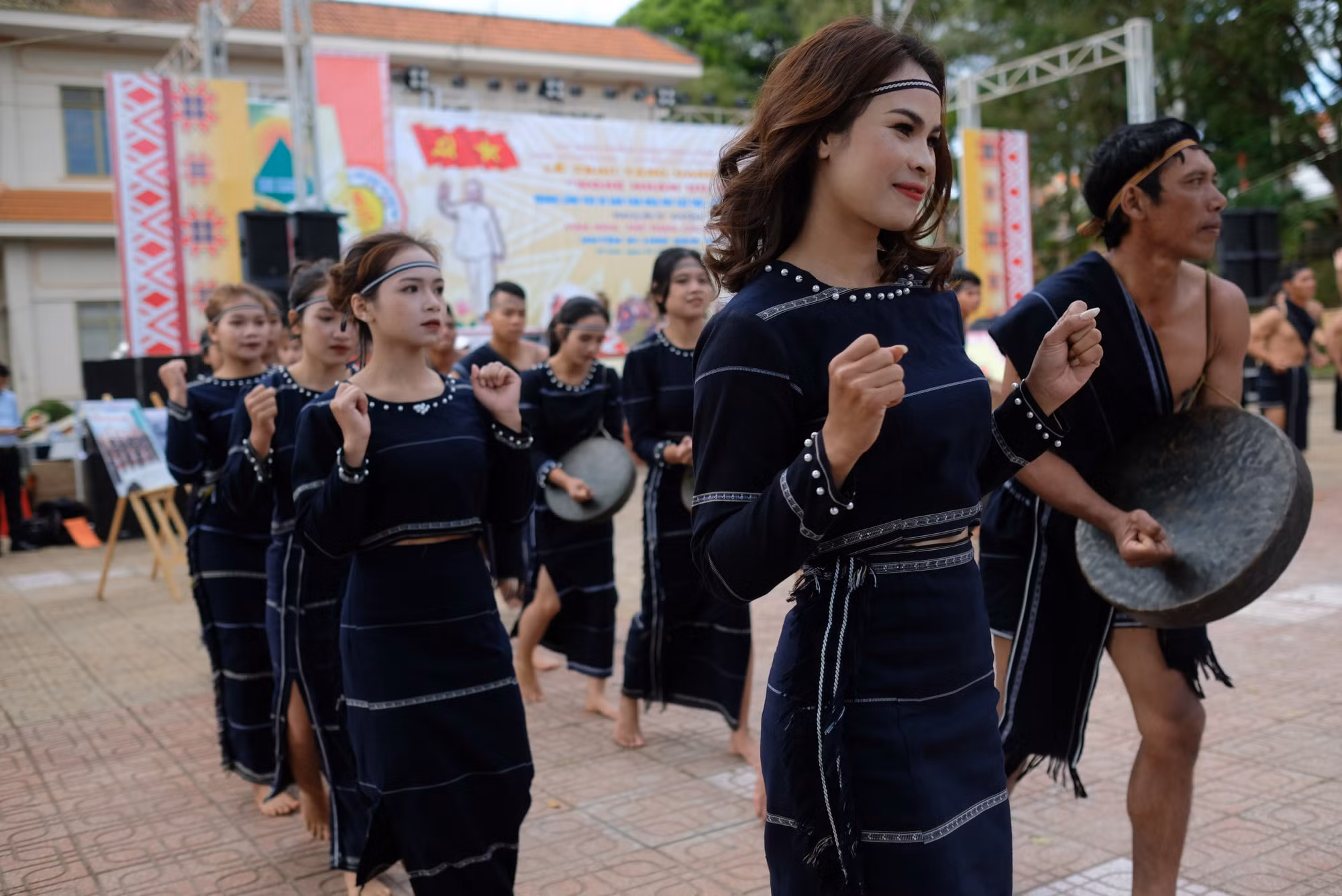 Rộn ràng lễ Mừng lúa mới của người K’Ho (Lâm Đồng) ảnh 1