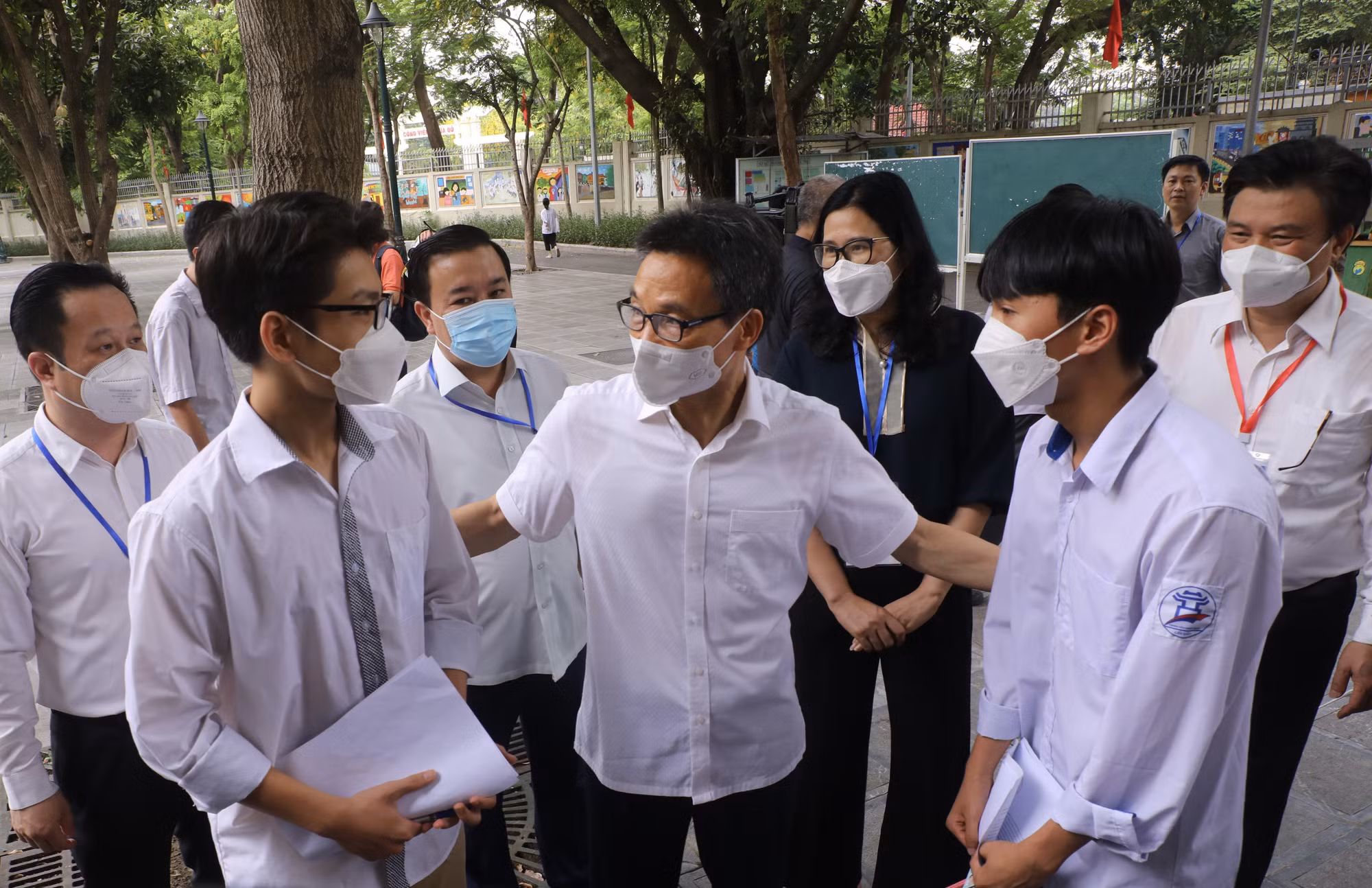 Kỳ thi tốt nghiệp Trung học Phổ thông năm 2022: Phó Thủ tướng Chính phủ Vũ Đức Đam động viên phụ huynh và thí sinh Hà Nội ảnh 4