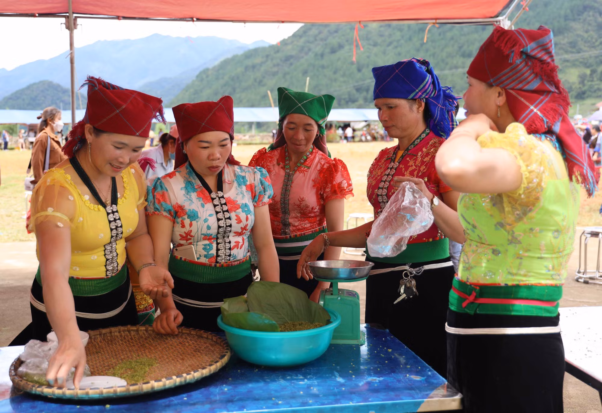 Sơn La: Đặc sắc lễ mừng cơm mới ở miền quê cổ tích Ngọc Chiến ảnh 5