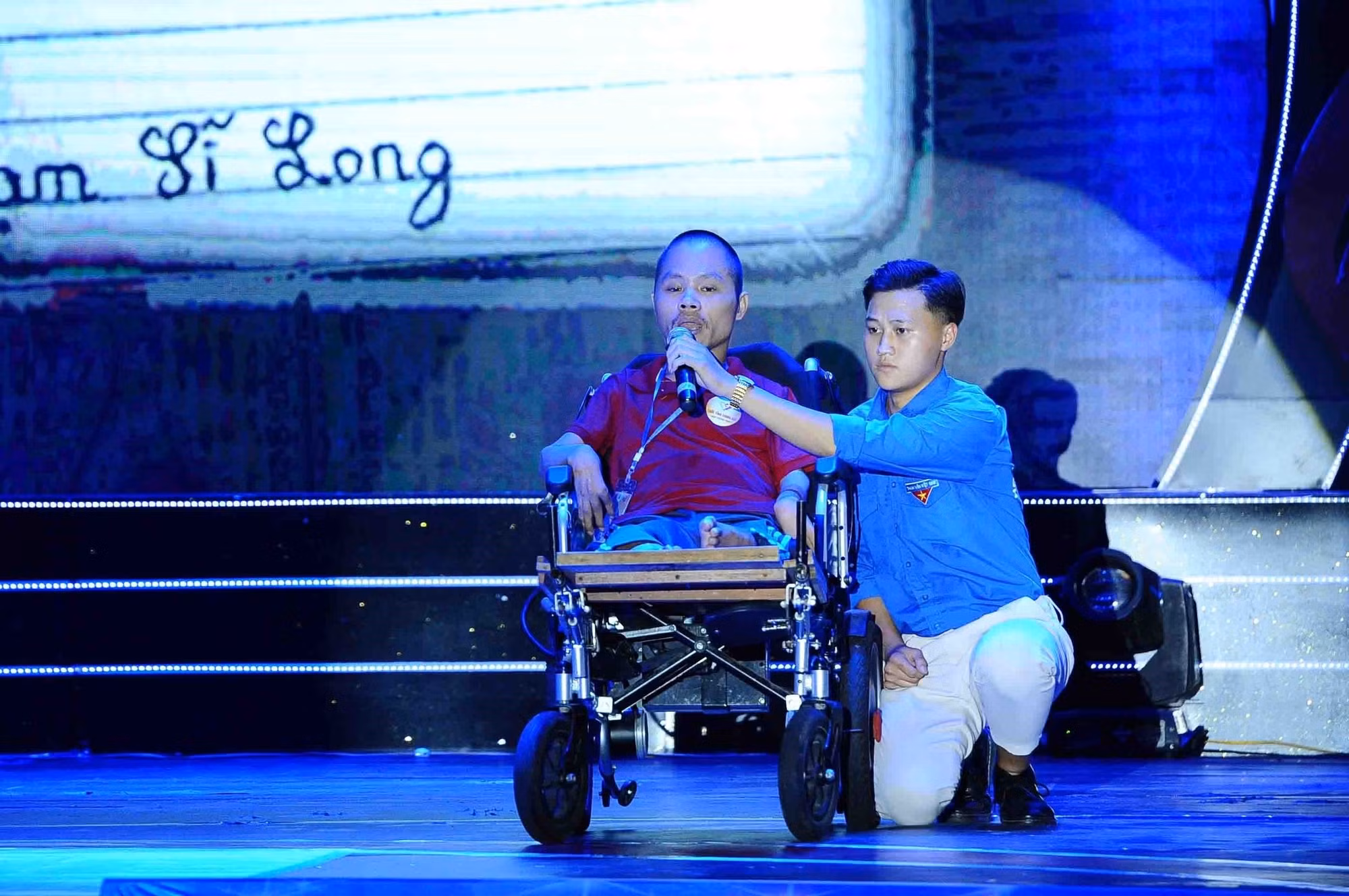 Tôn vinh 50 thanh niên khuyết tật tiêu biểu "Tỏa sáng nghị lực Việt" ảnh 1