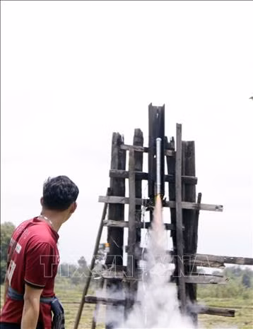 Hấp dẫn lễ hội pháo thăng thiên cầu mưa tại Lào ảnh 3