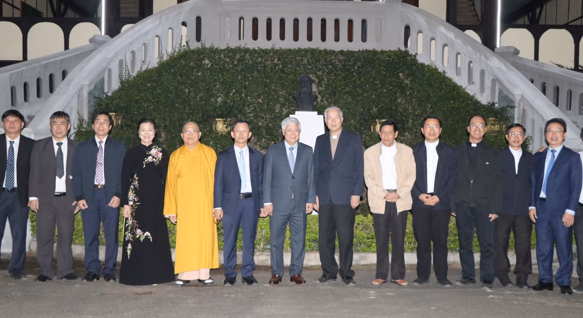 Chủ tịch Ủy ban Trung ương Mặt trận Tổ quốc Việt Nam chúc mừng Giáng sinh tại Kon Tum ảnh 4