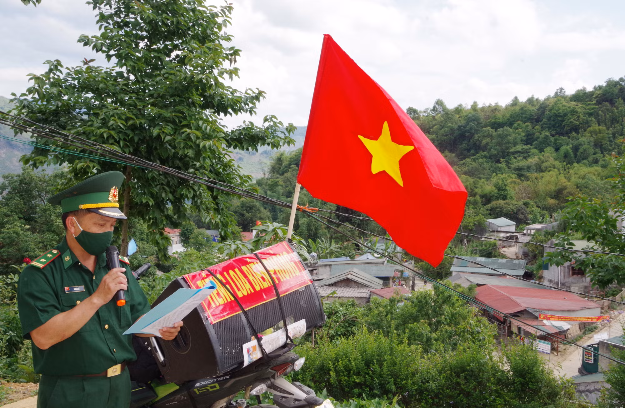 Phát huy vai trò người uy tín trong phòng chống dịch COVID-19 ảnh 3