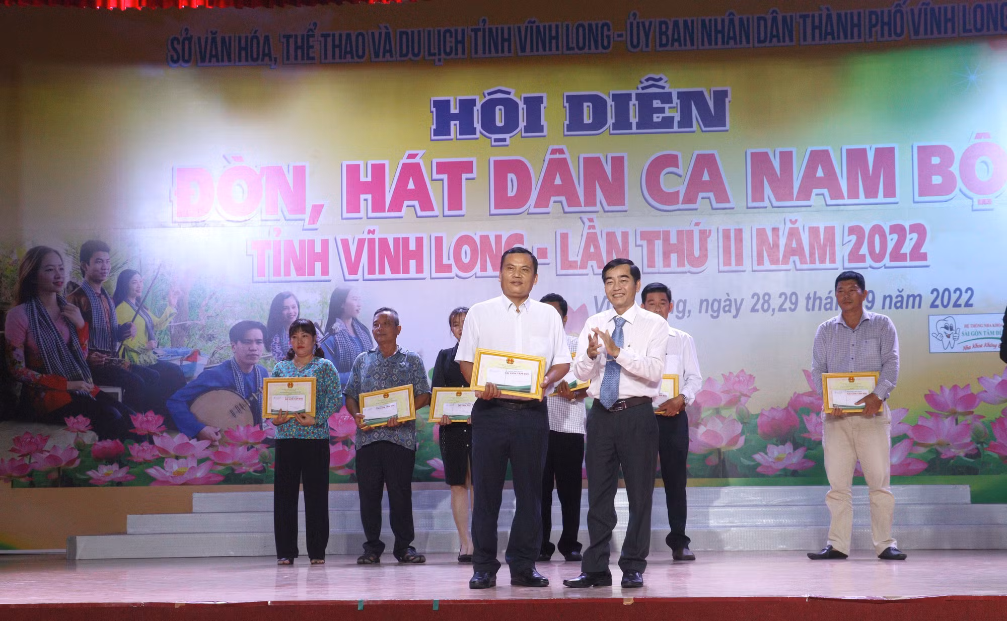 Vĩnh Long: Bảo tồn và phát huy nghệ thuật đờn, hát dân ca Nam Bộ ảnh 2