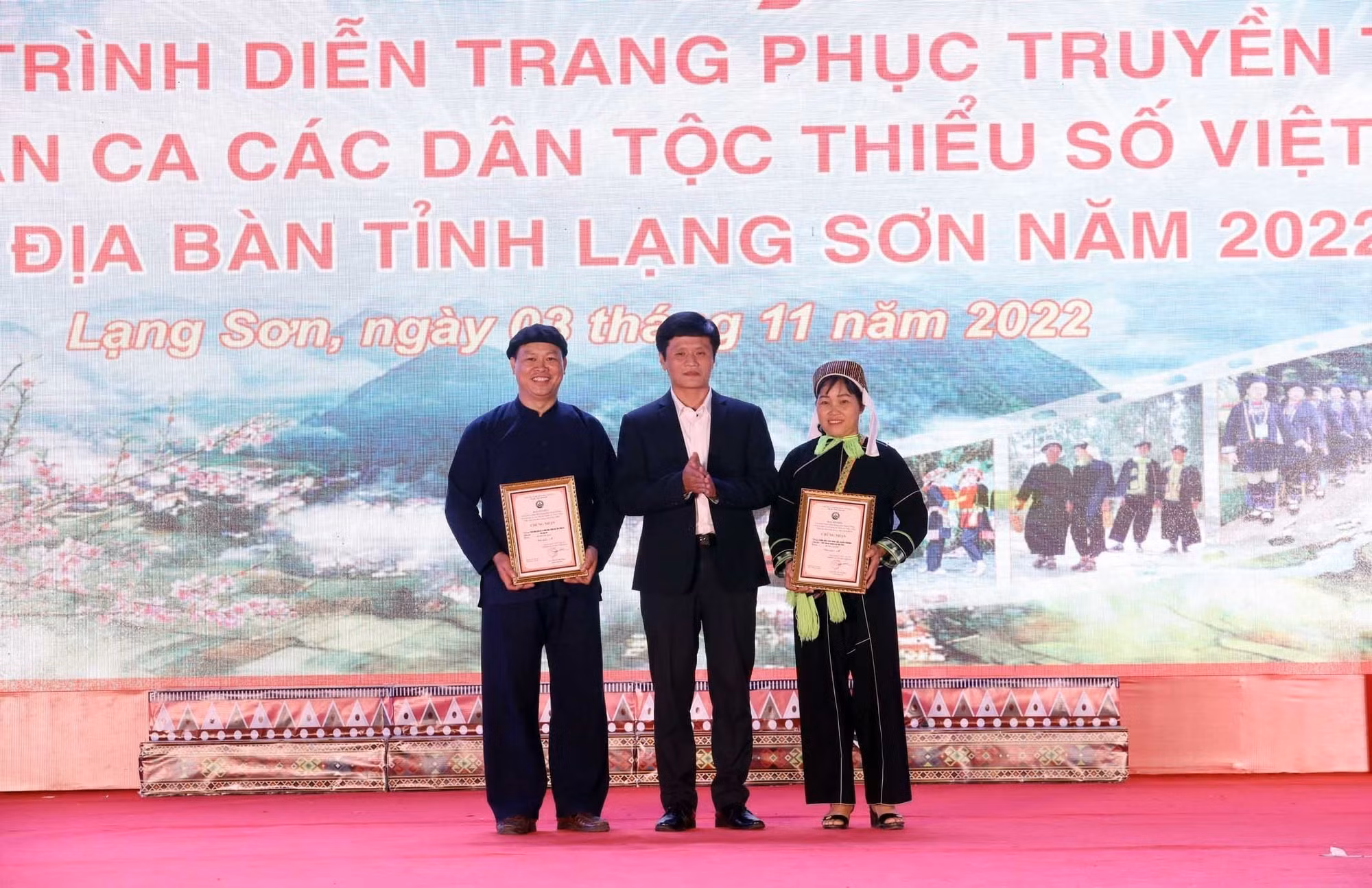 Tôn vinh giá trị văn hóa, vẻ đẹp trang phục truyền thống, làn điệu dân ca các dân tộc tỉnh Lạng Sơn ảnh 5