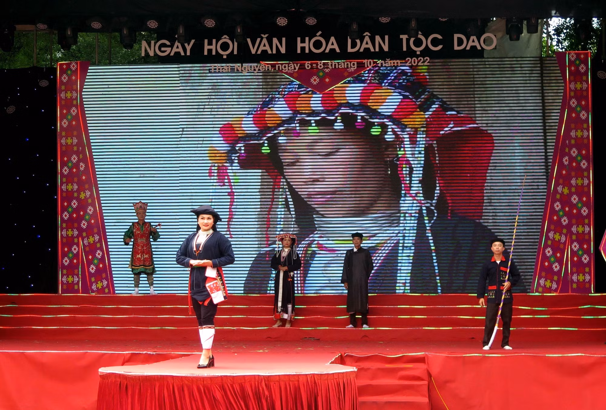Độc đáo nghi lễ, trang phục truyền thống của dân tộc Dao ảnh 9