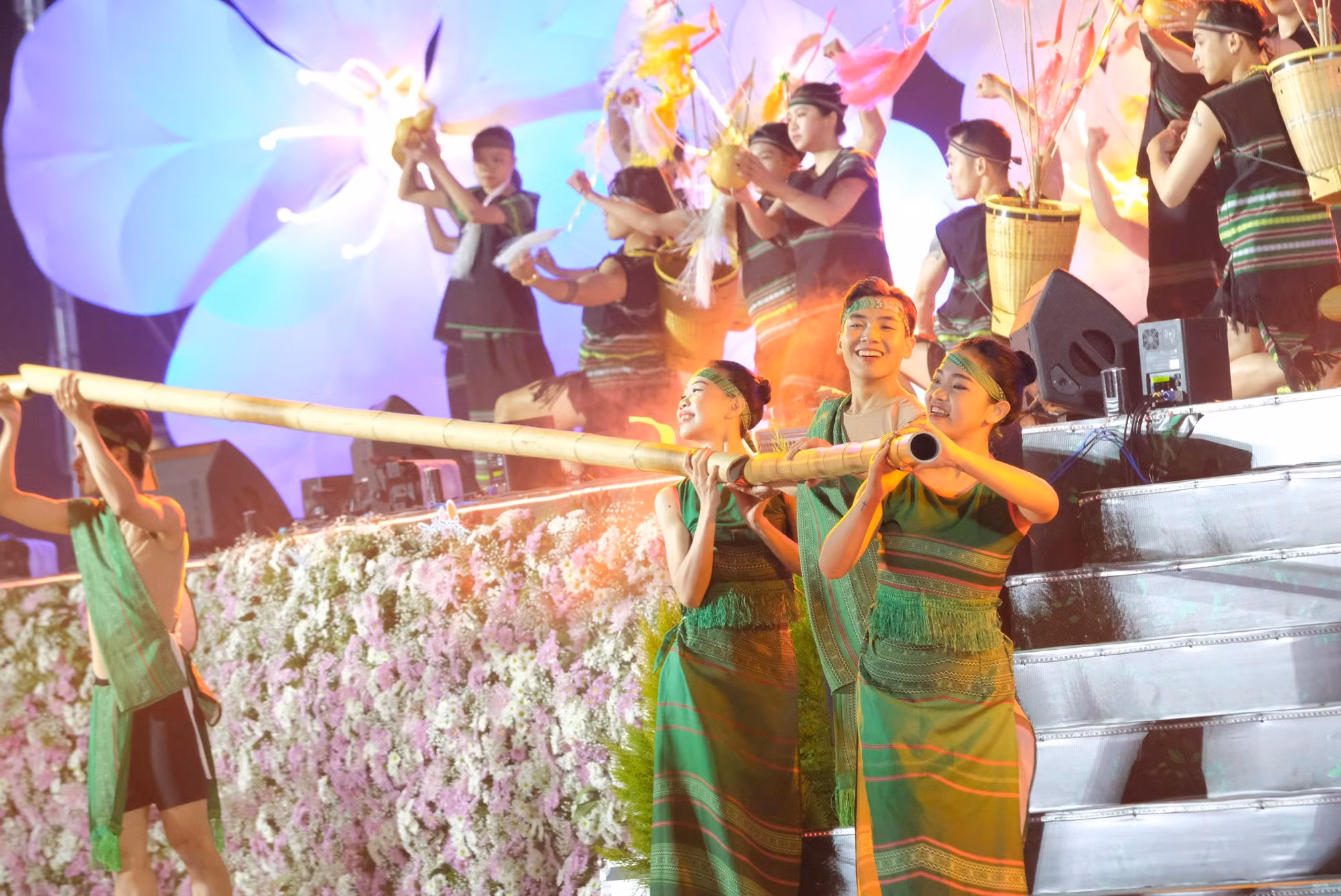 Phó Chủ tịch nước Võ Thị Ánh Xuân dự khai mạc Festival Hoa Đà Lạt lần thứ IX ảnh 3