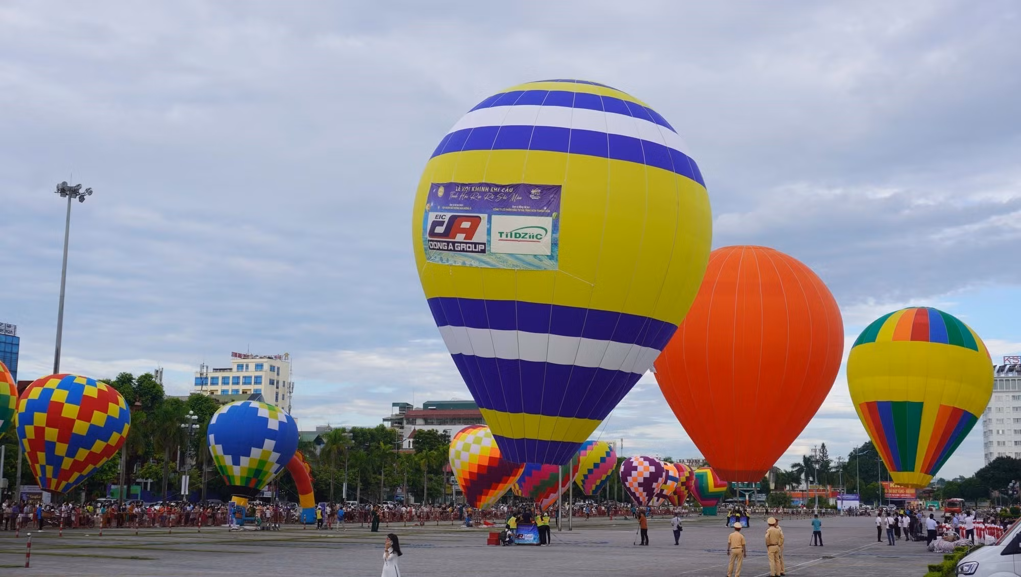 Rực rỡ Lễ hội khinh khí cầu tại Thanh Hóa ảnh 1