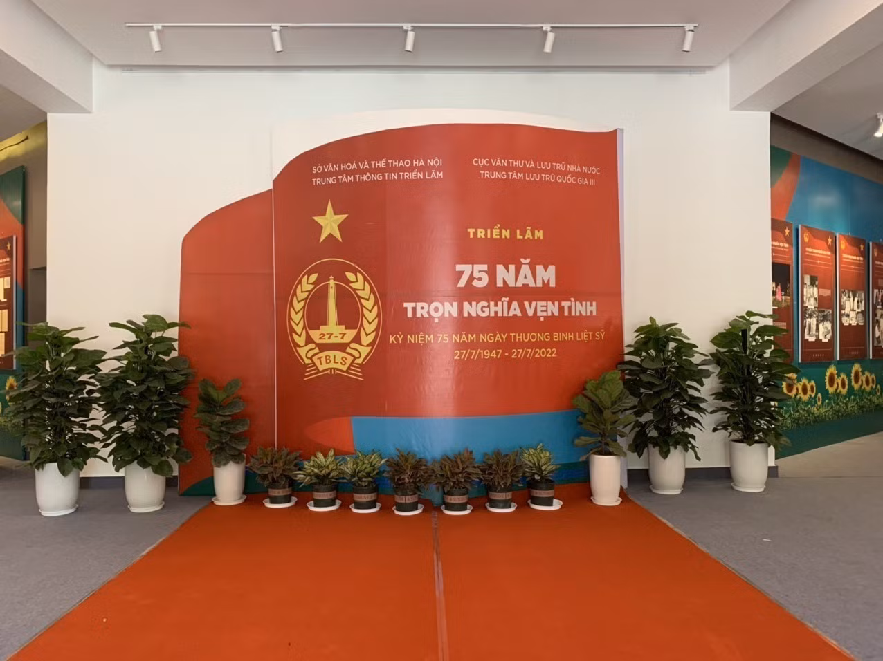 75 năm Ngày Thương binh - Liệt sỹ: Triển lãm “75 năm trọn nghĩa vẹn tình” ảnh 1