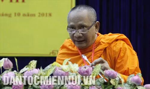 Đại diện Phật giáo Nam tông Khmer phát biểu tại hội nghị
