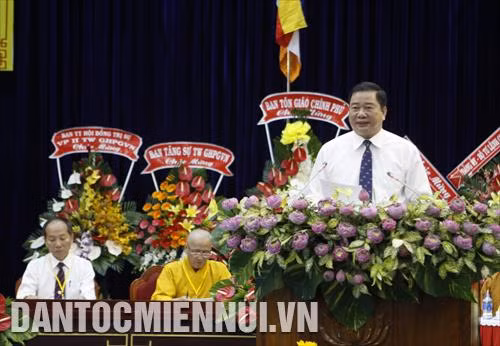 Ông Thân Đức Hưởng, Phó Chủ tịch UBND tỉnh Cà Mau phát biểu tại hội nghị