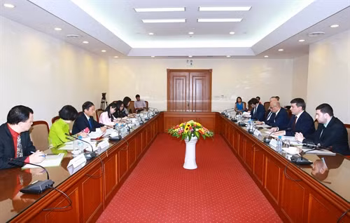 Cuộc hội đàm diễn ra trong bầu không khí cởi mở, chân thành, hiểu biết lẫn nhau. Ảnh: Doãn Tấn - TTXVN