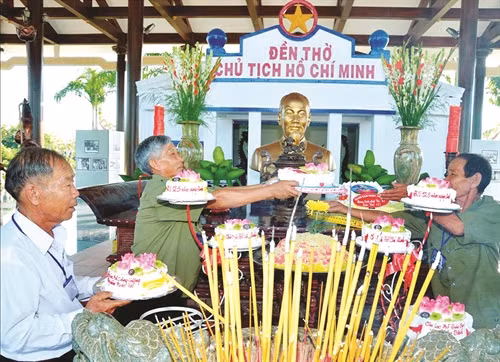 Hàng năm, tại đền thờ Bác Hồ, người dân địa phương tổ chức các hoạt động kỷ niệm nhân ngày sinh của Bác (19/5)