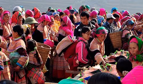 Chợ phiên Cán Cấu (Si Ma Cai).