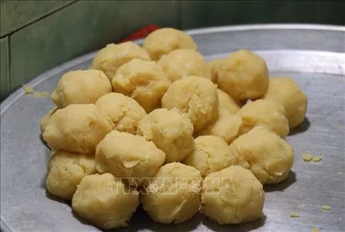 Nhân bánh phu thê. Ảnh: Đinh Văn Nhiều-TTXVN