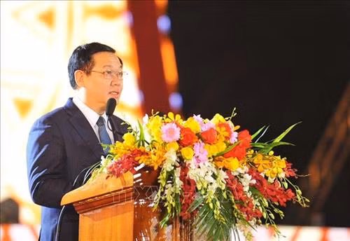 Ủy viên Bộ Chính trị, Phó Thủ tướng Vương Đình Huệ phát biểu tại buổi Lễ. Ảnh: Hoài Nam – TTXVN