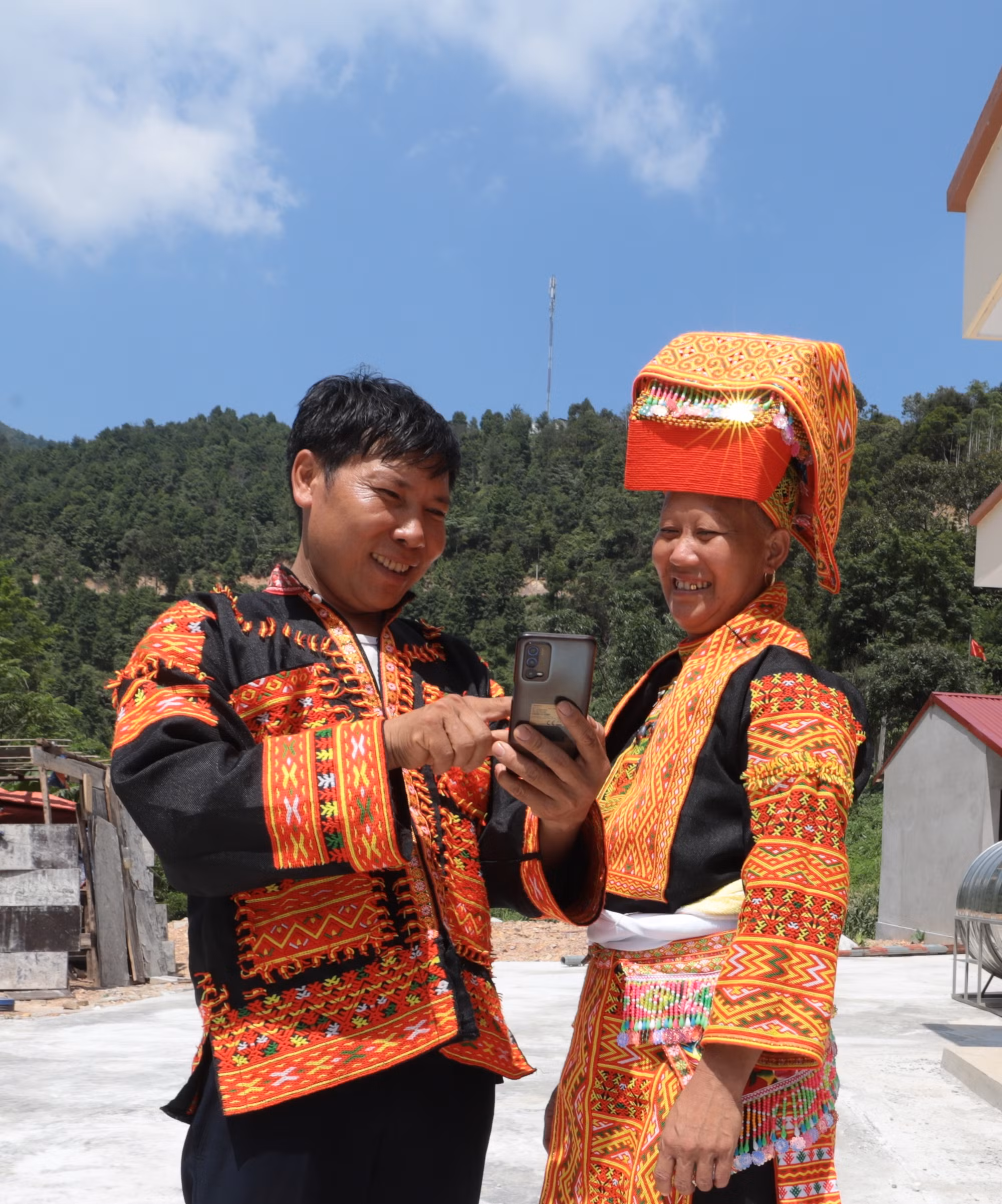 Lạng Sơn: Sóng viễn thông về " vùng lõm" ảnh 11