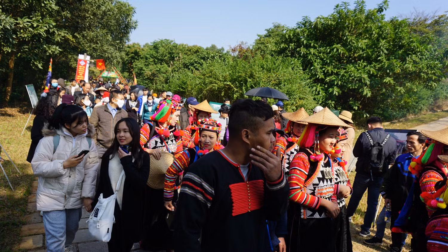 Nhộn nhịp Phiên chợ vùng cao chào Xuân 2021 tại Làng Văn hóa – Du lịch các dân tộc Việt Nam ảnh 2