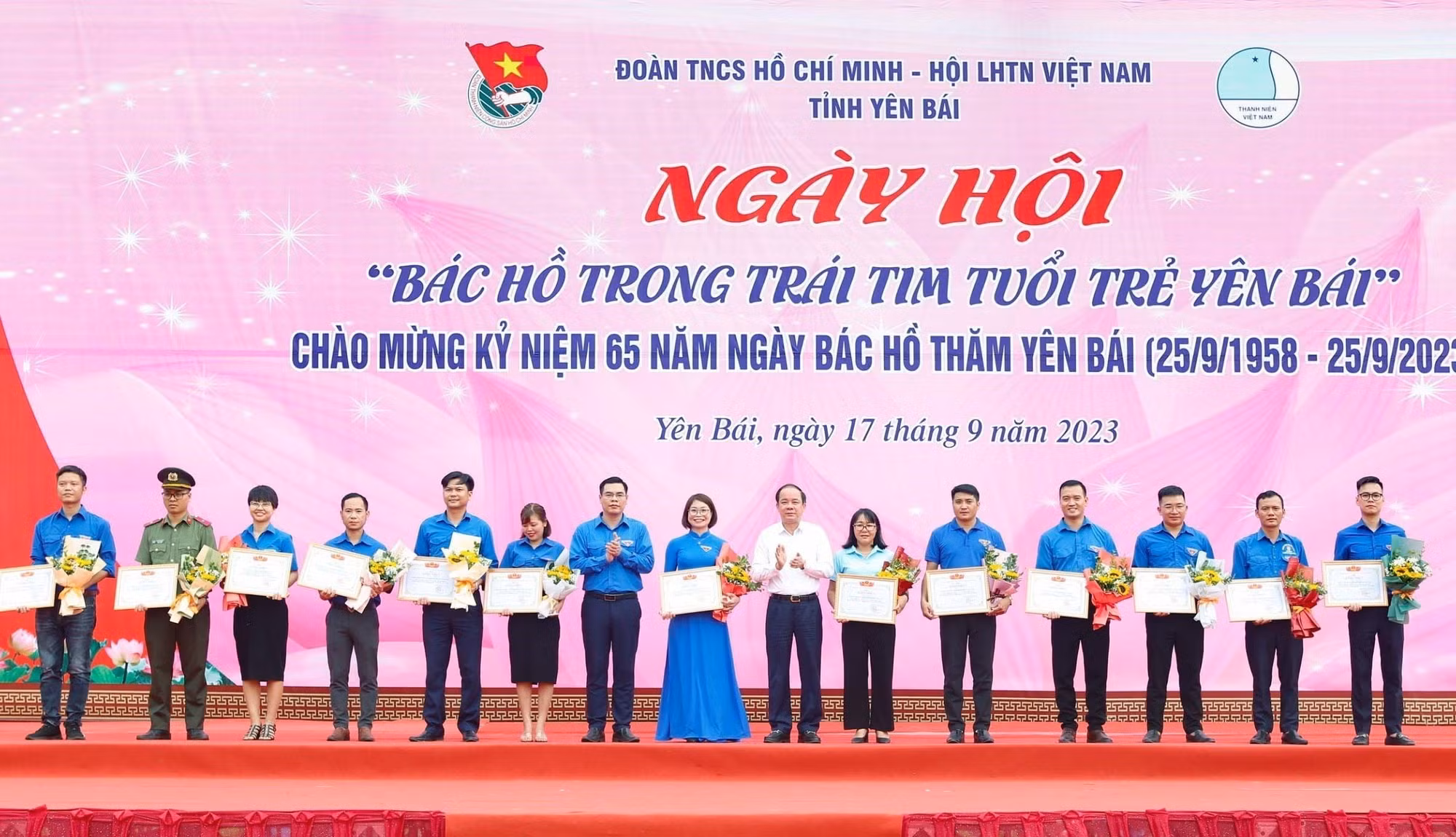 Tuổi trẻ Yên Bái hướng tới kỷ niệm 65 năm Bác Hồ về thăm Yên Bái ảnh 1