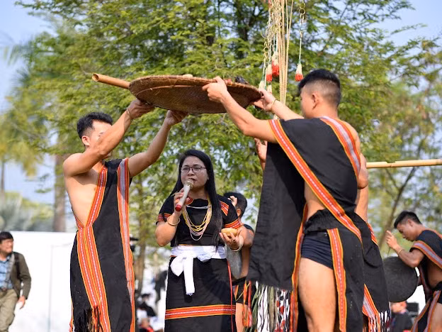 Tái hiện lễ cúng máng nước của đồng bào Ca Dong ảnh 3 Tái hiện lễ cúng máng nước của đồng bào Ca Dong ảnh 3