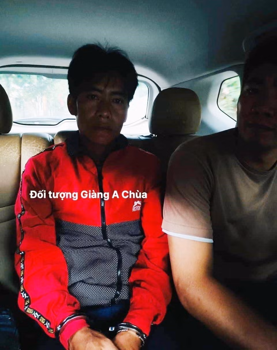 Bắt hai đối tượng Thào A Chinh và Giàng A Chùa, thu giữ hai bánh heroin ảnh 2