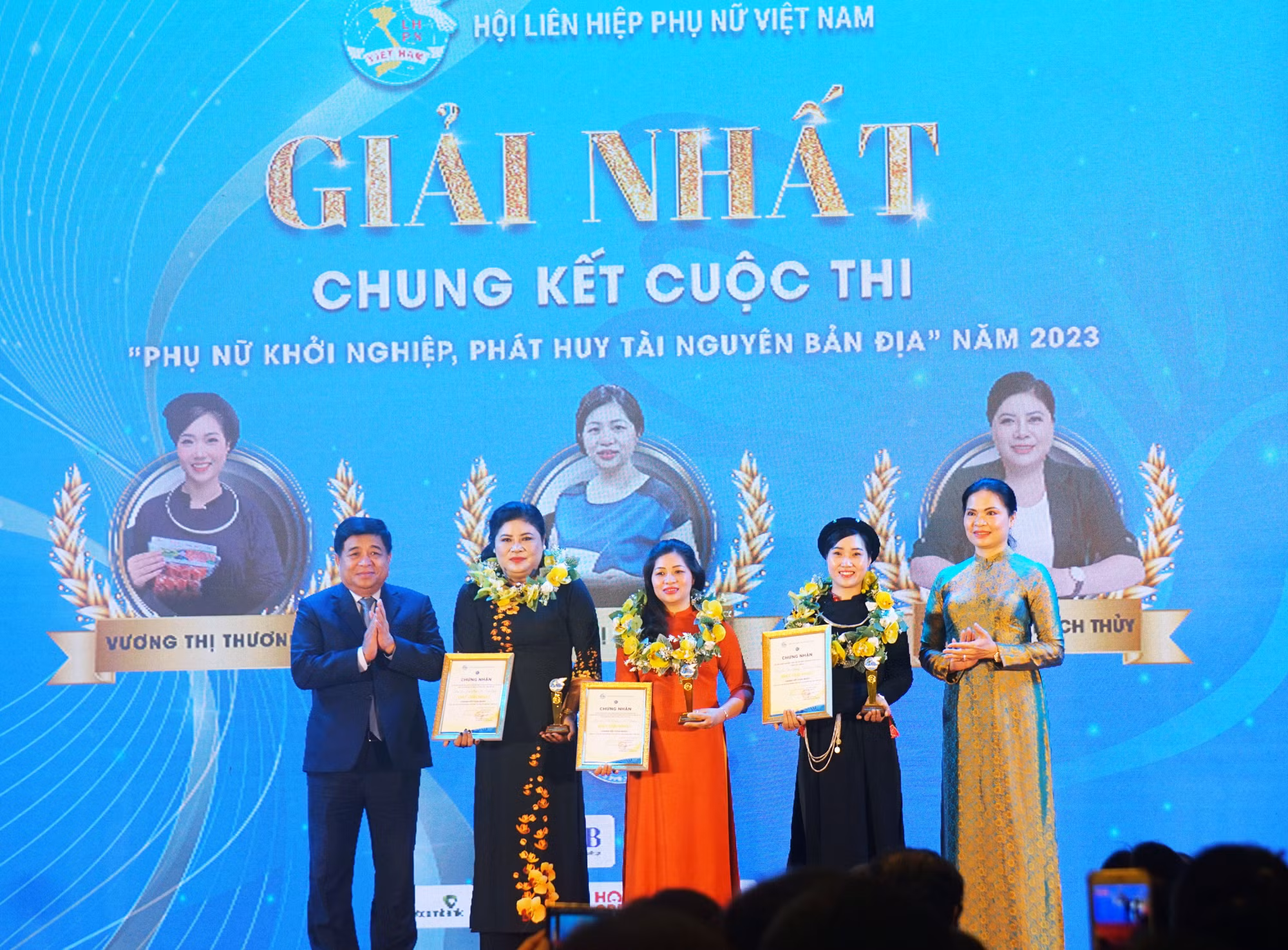 Lễ trao giải Chung kết cuộc thi “Phụ nữ khởi nghiệp, phát huy tài nguyên bản địa” năm 2023 ảnh 7