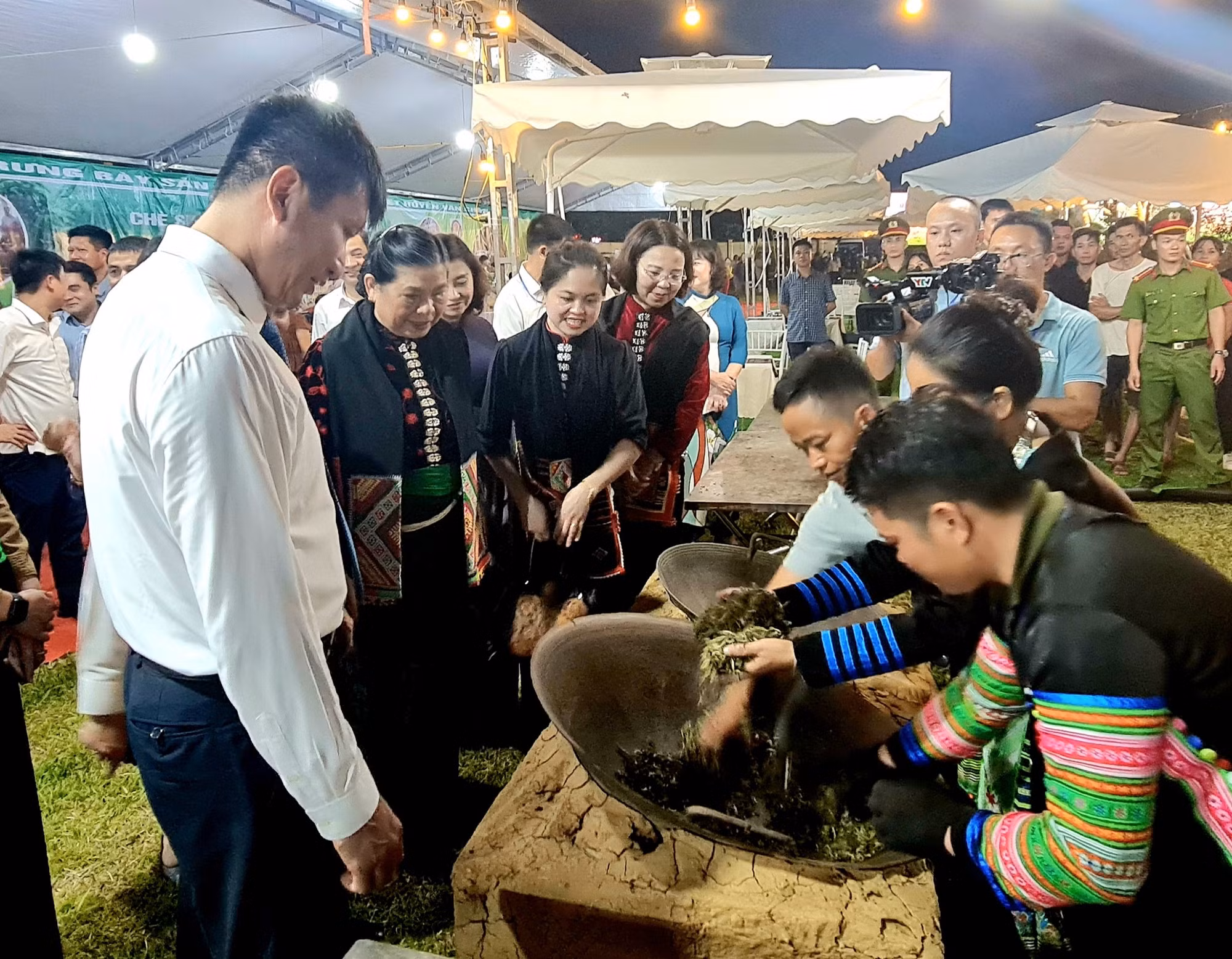 Khai mạc lễ hội trà Shan Tuyết “Tinh hoa giữa ngàn mây” lần thứ nhất năm 2023 ảnh 1