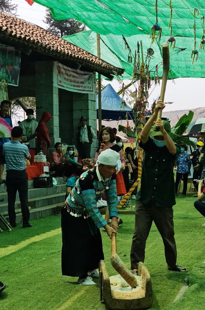 Sắc màu chợ phiên vùng cao "Sơn La điểm hẹn” tại Làng Văn hóa - Du lịch các dân tộc Việt Nam ảnh 12