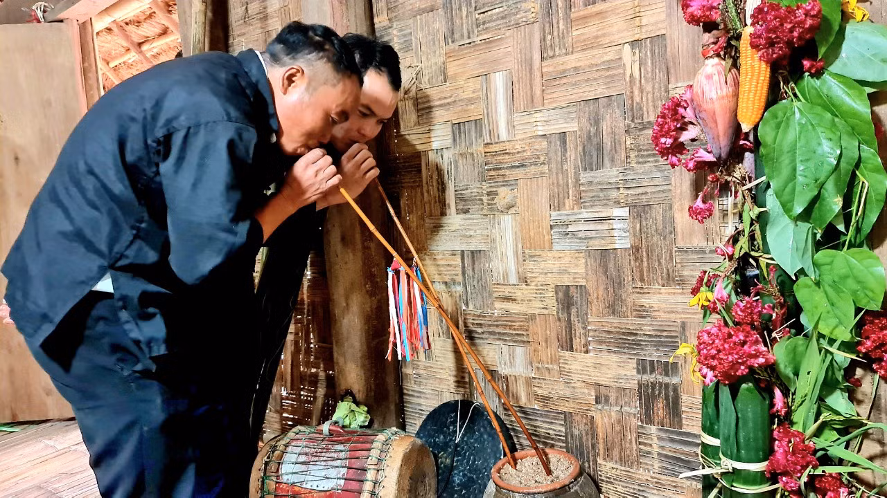 Tái hiện lễ Tạ ơn (Pang Phoóng) của dân tộc Kháng ảnh 9