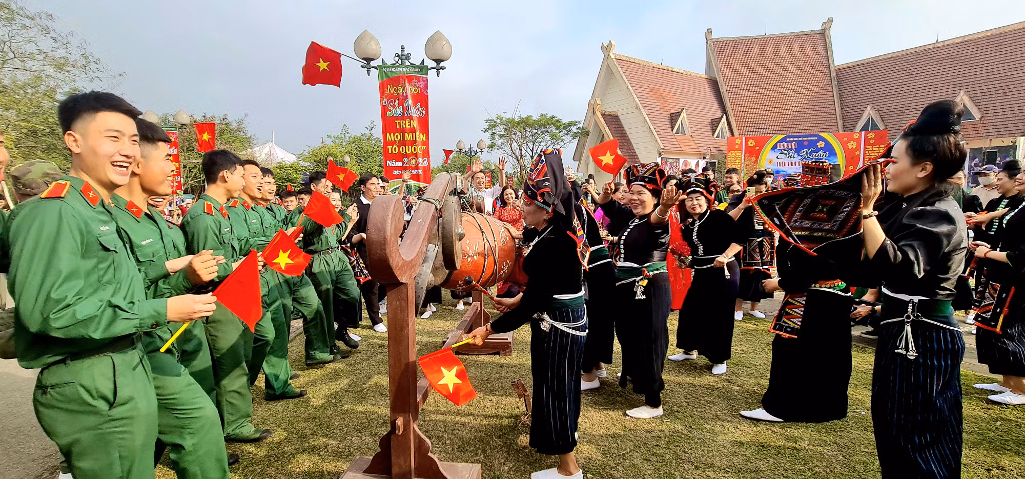 Tưng bừng Ngày hội “Sắc xuân trên mọi miền Tổ quốc” năm 2023 ảnh 7 Tưng bừng Ngày hội “Sắc xuân trên mọi miền Tổ quốc” năm 2023 ảnh 7