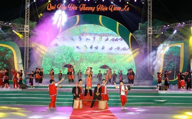 Màn khái quát lịch sử hình thành vùng đất và văn hóa các dân tộc vùng quê Văn Yên. Ảnh: Đức Tưởng - TTXVN