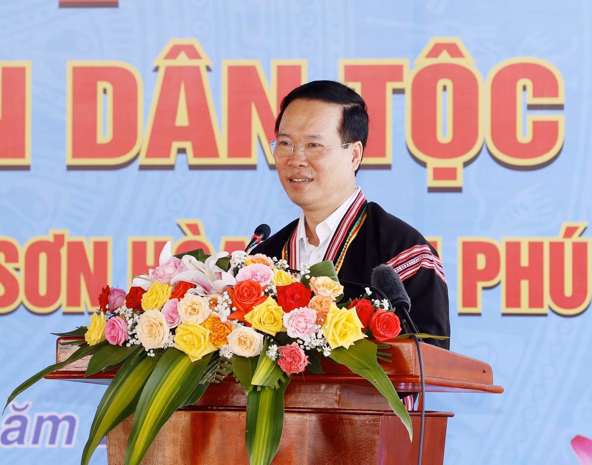 Chủ tịch nước Võ Văn Thưởng dự Ngày hội Đại đoàn kết toàn dân tại Phú Yên ảnh 1