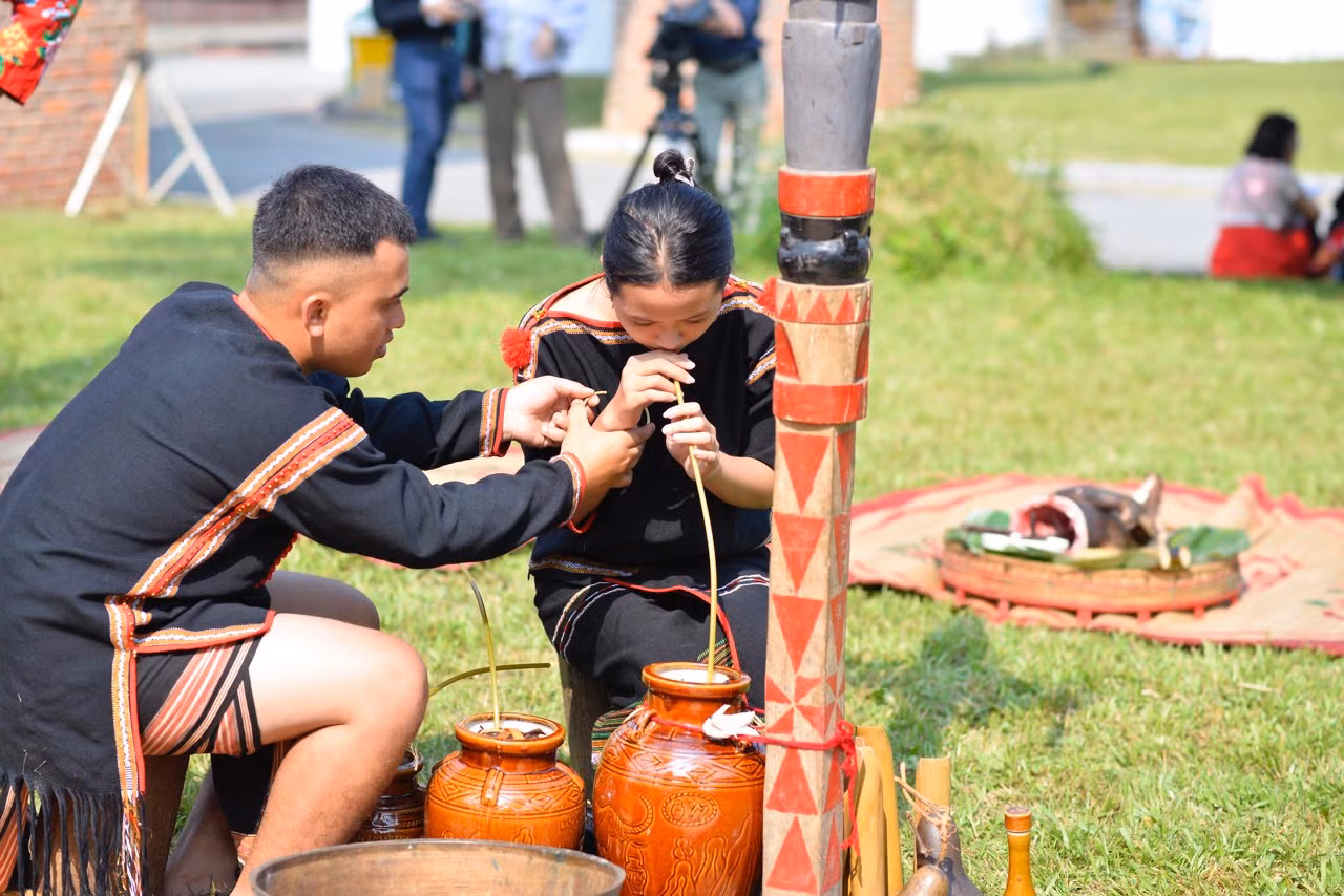 Đặc sắc nghi lễ "Cúng mừng sức khỏe" của đồng bào Ê đê ảnh 7
