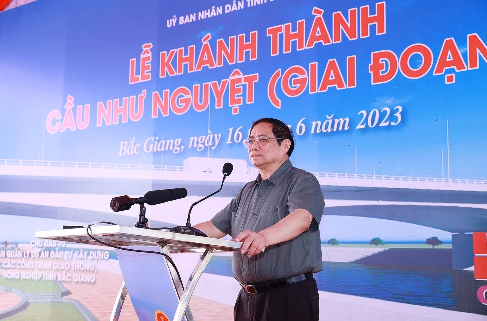 Thủ tướng Phạm Minh Chính dự khánh thành cầu Như Nguyệt và khởi công dự án nhà ở xã hội tại Bắc Giang ảnh 1